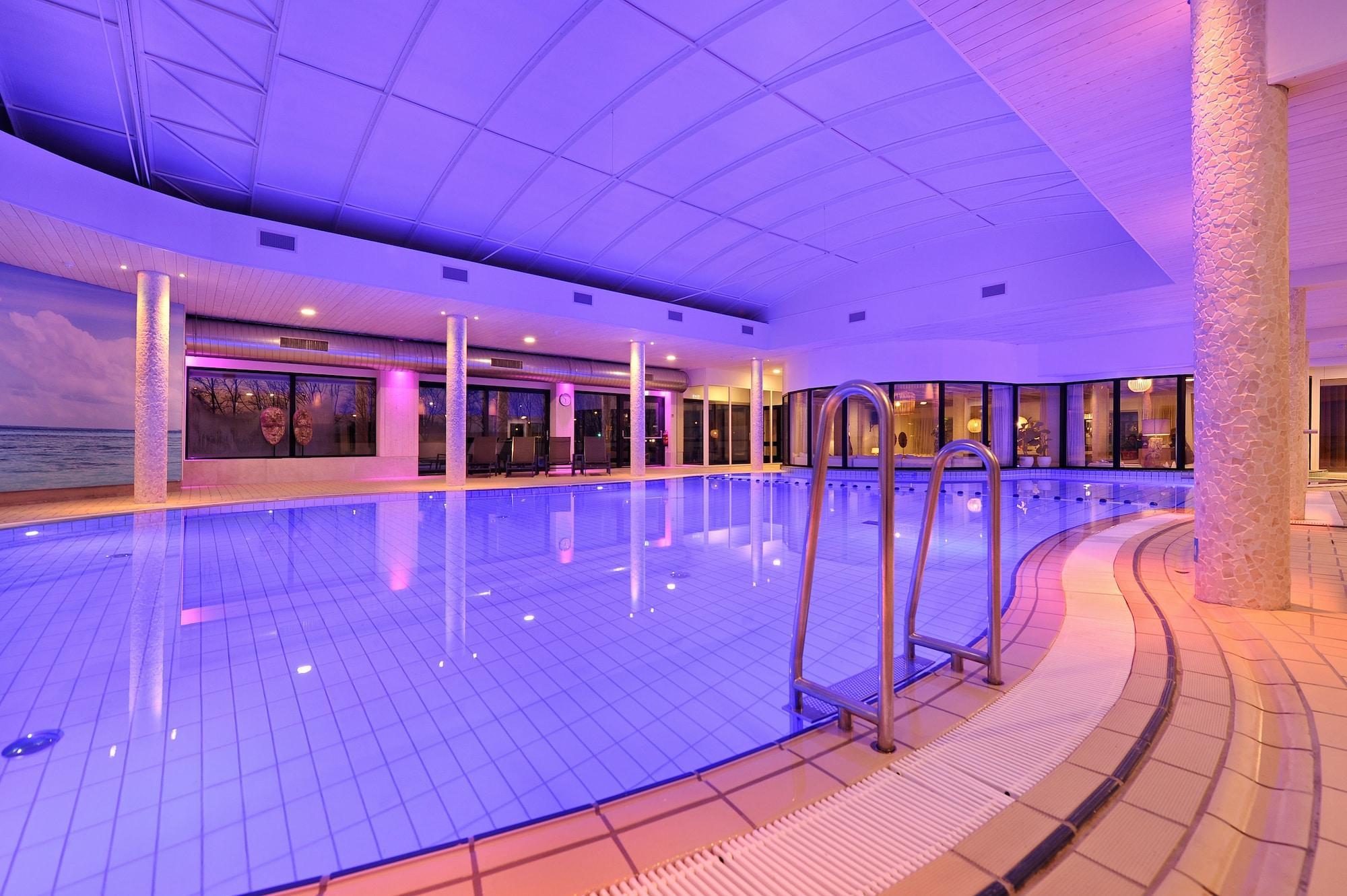 Vista Piscina Van der Valk Hotel Tiel