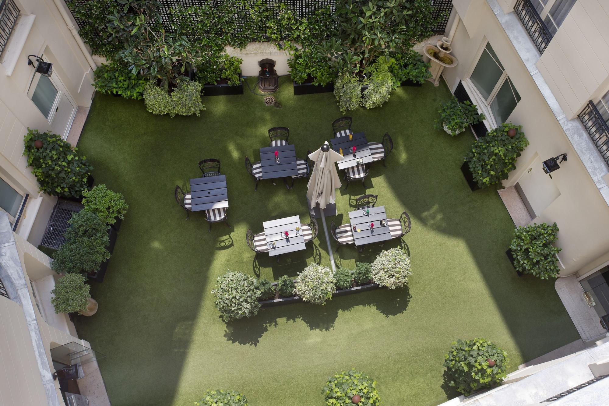Vista Exterior Elysees Union Hotel