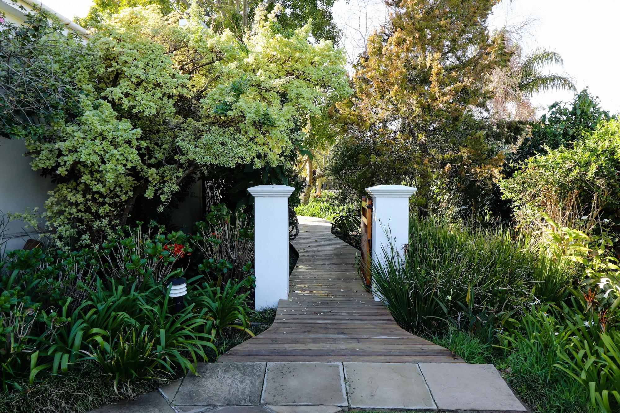 Vista Exterior Whispering Oaks