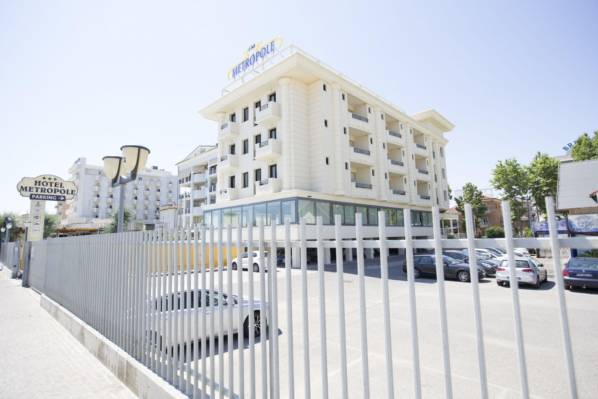 Vista Exterior Hotel Metropole