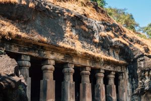 Actividad - Excursión a las Cuevas de Elefanta
