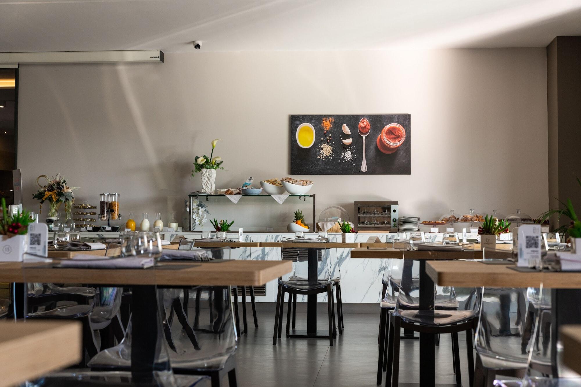Varios Building Hotel