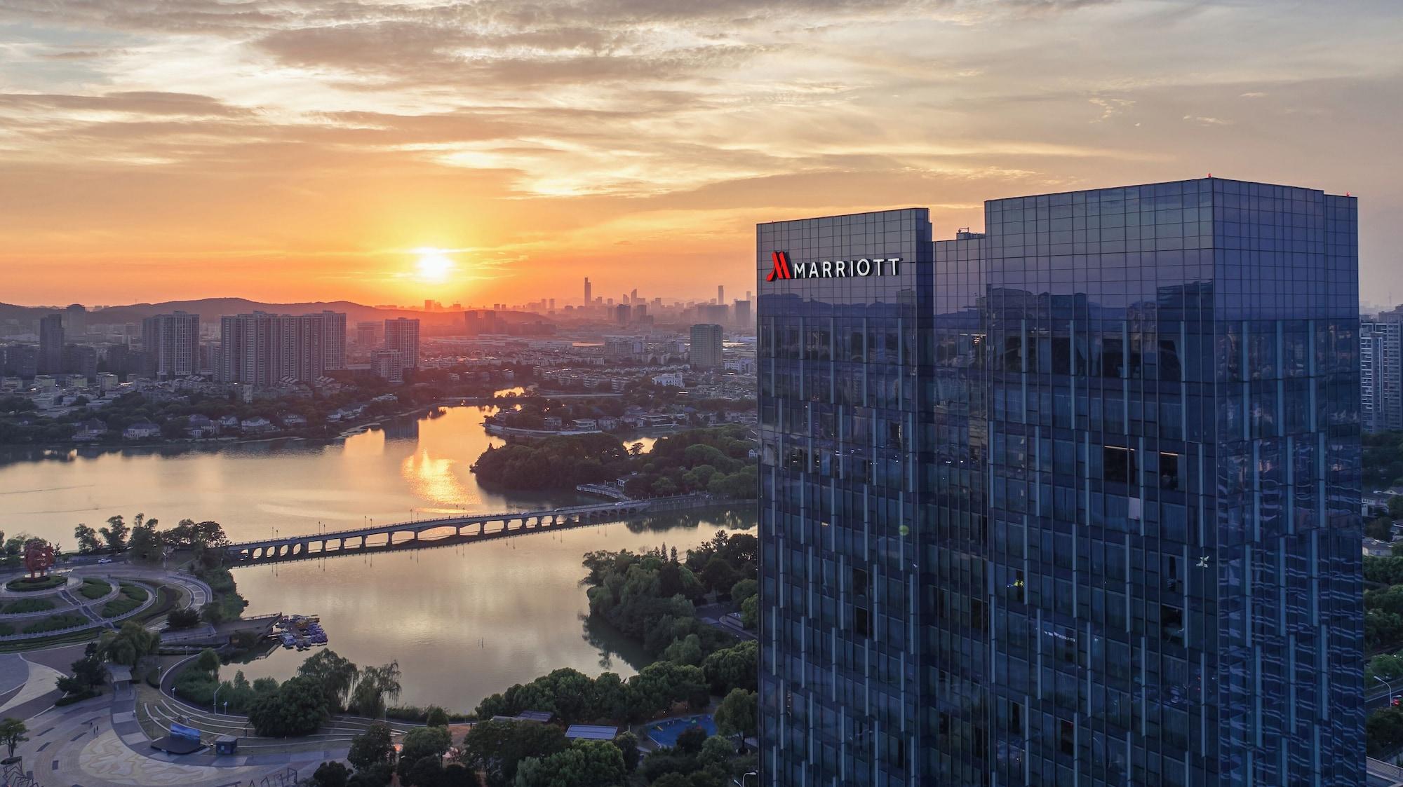 Vista Exterior Marriott Nanjing South Hotel