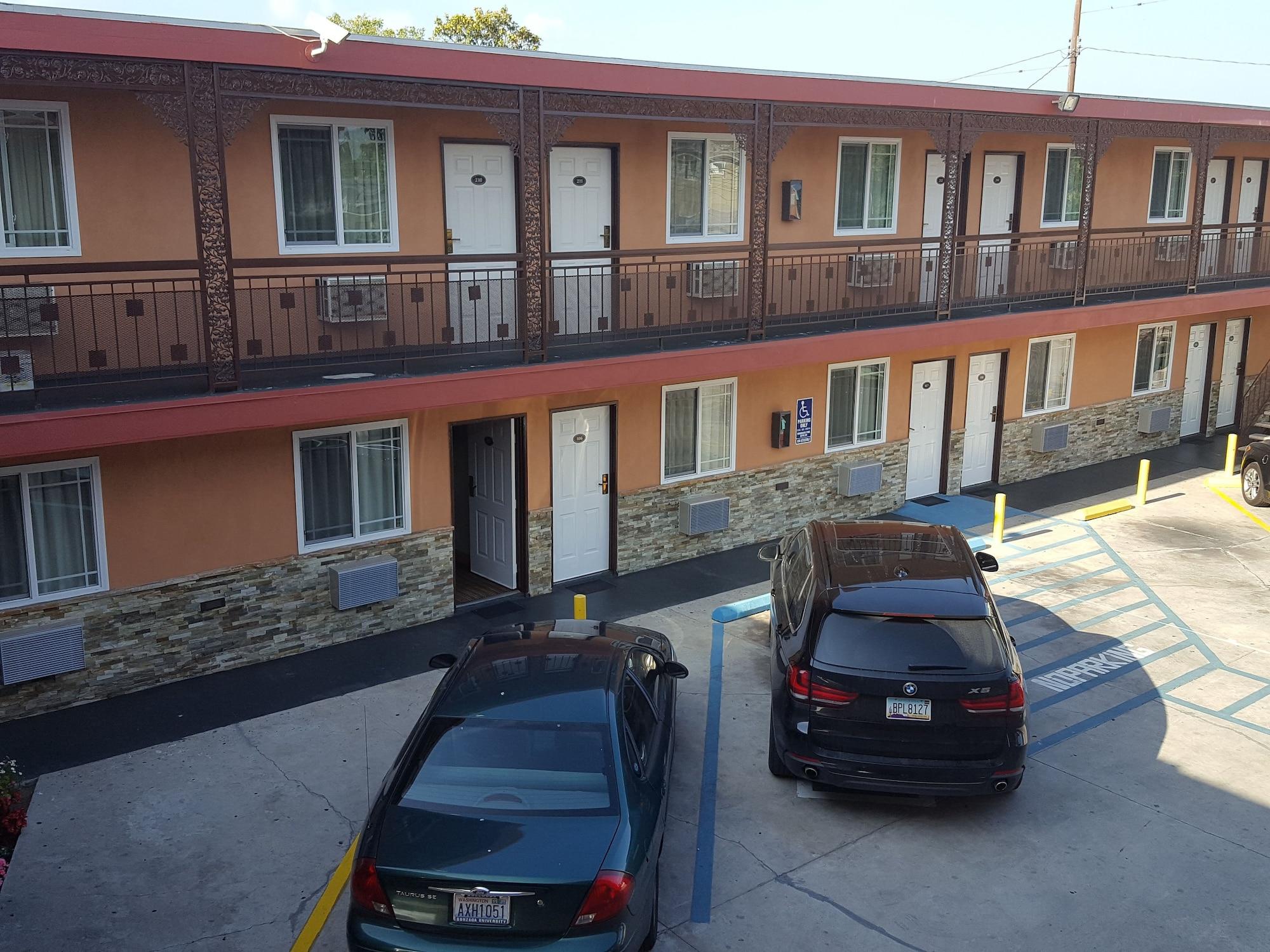 Varios Travel Inn Motel