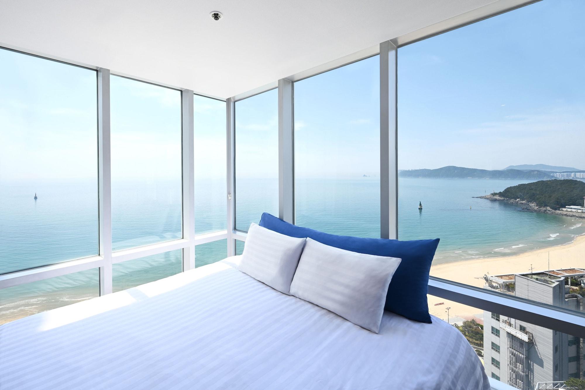 Varios Kolon Seacloud Hotel