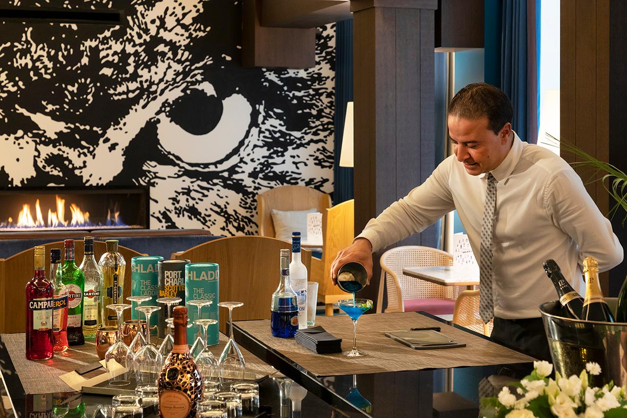 Vista Lobby The Chess Hotel