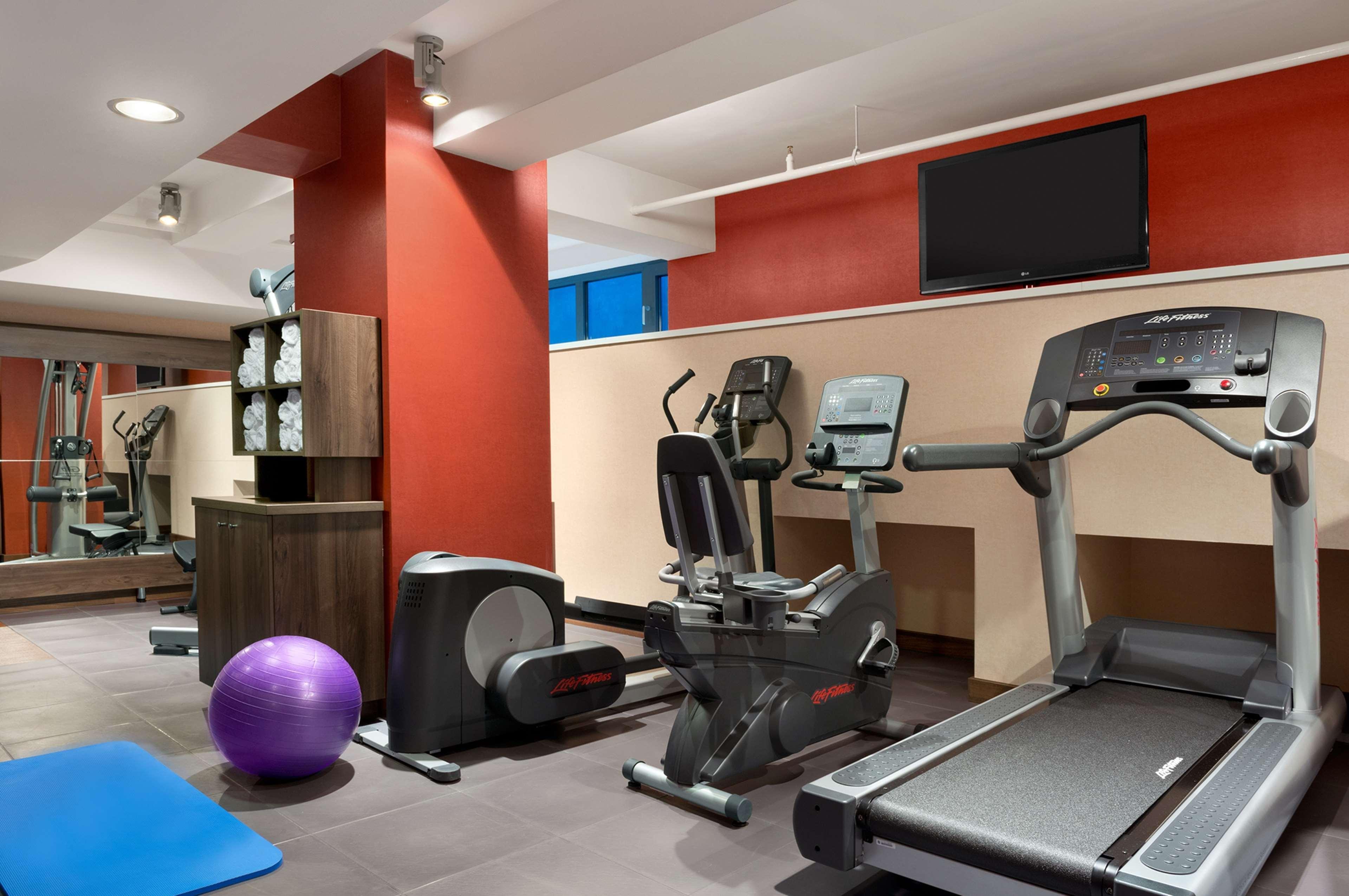 Gimnasio Hampton by Hilton Cluj-Napoca