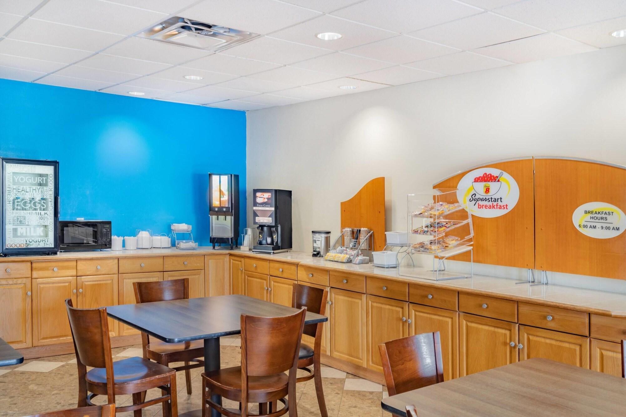 Restaurant Super 8 by Wyndham Columbia