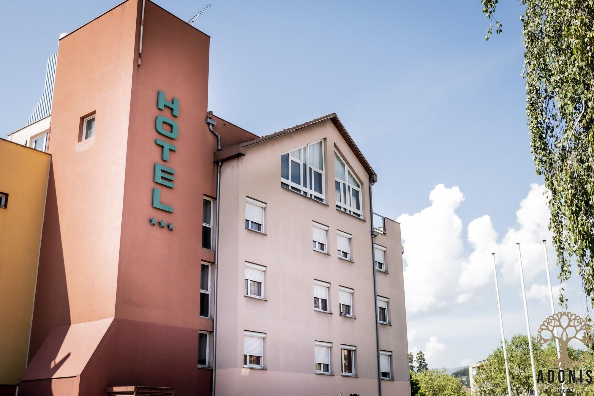 Vista Exterior Adonis Gapotel