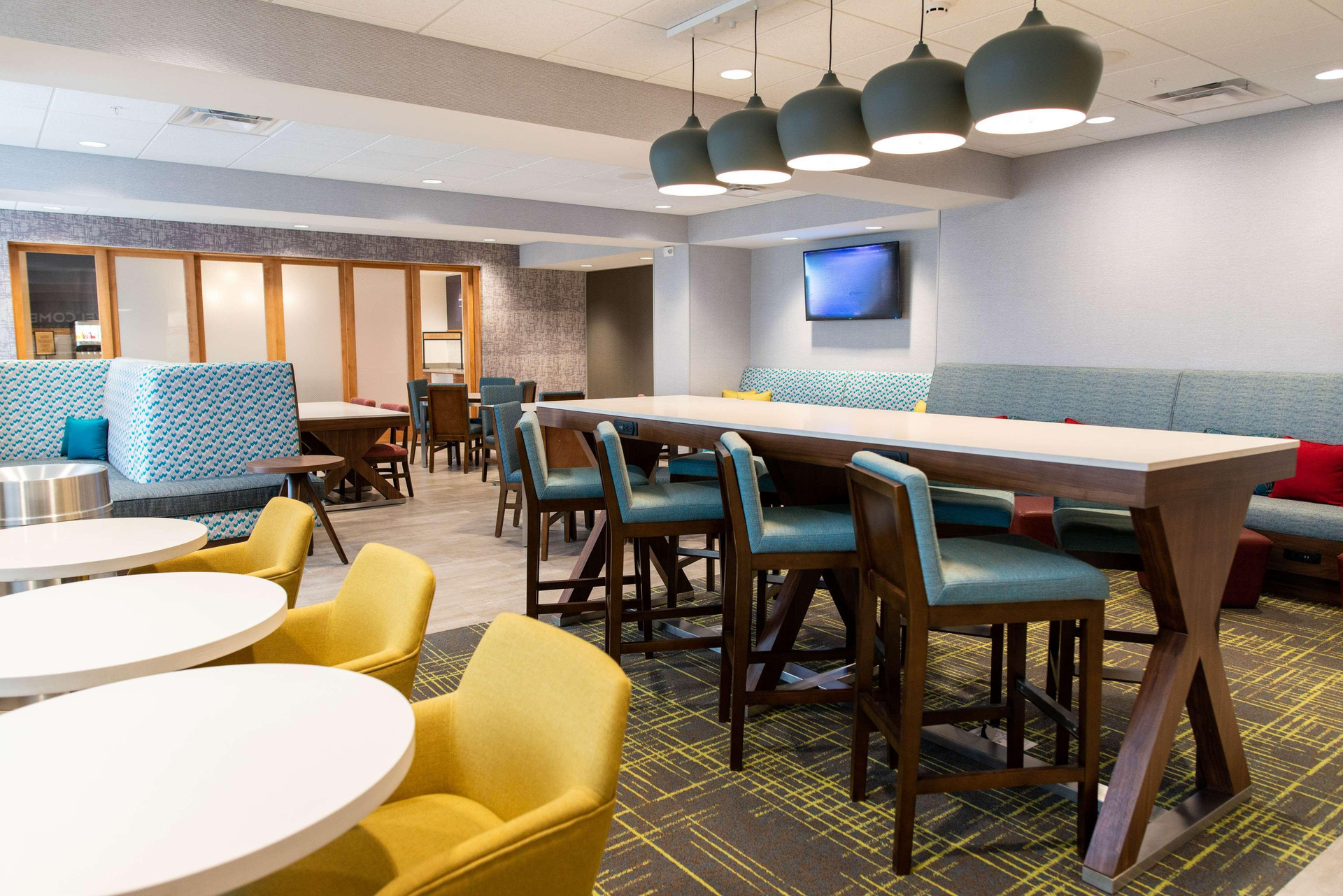 Vista Lobby Hampton Inn By Hilton Paris Il
