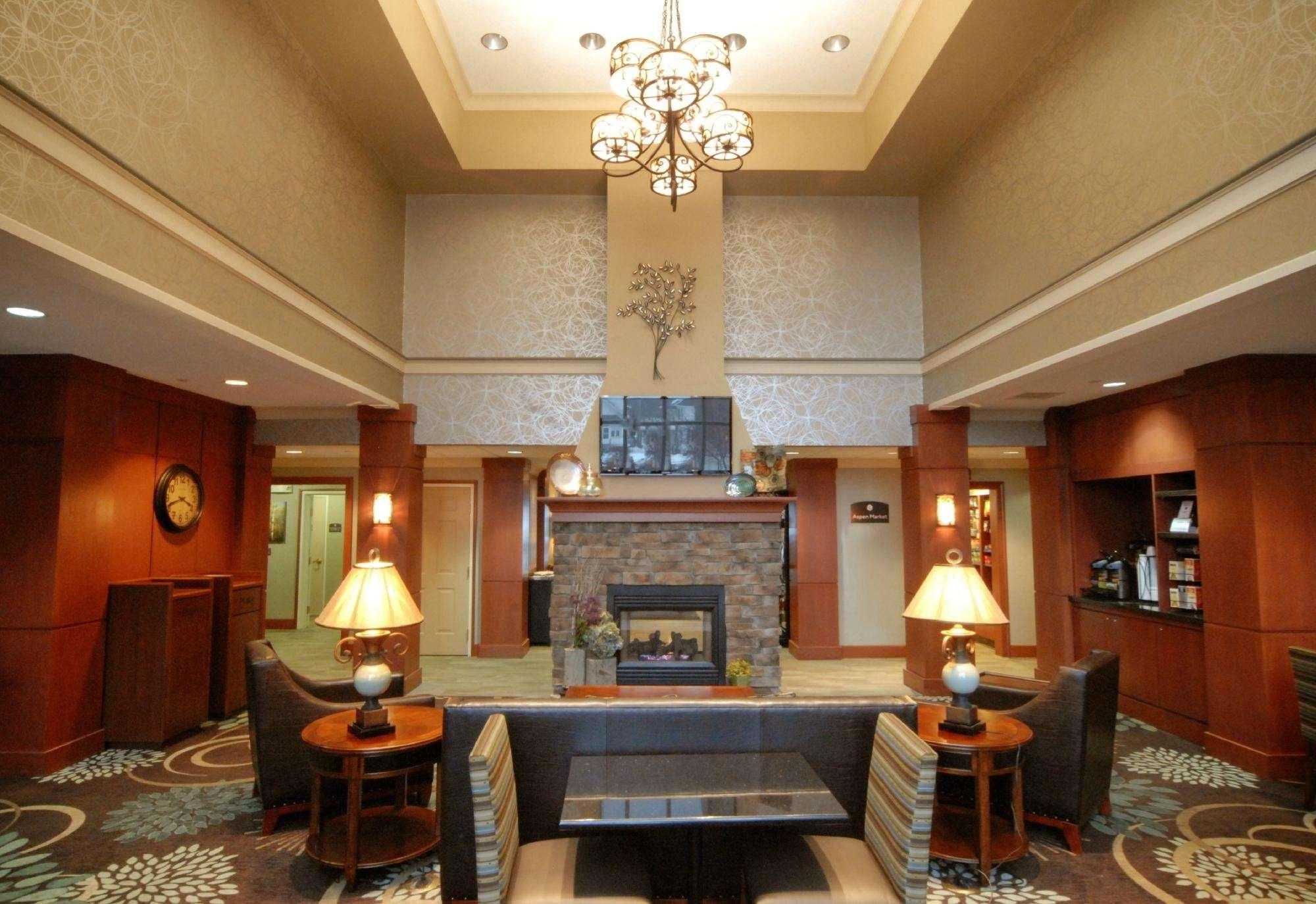 Vista Lobby Aspen Suites