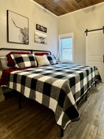 Alquiler Vacacional - Mountain Cabin, private pond, ride 2 WPG trails,
Firepit, private, king, WiFi