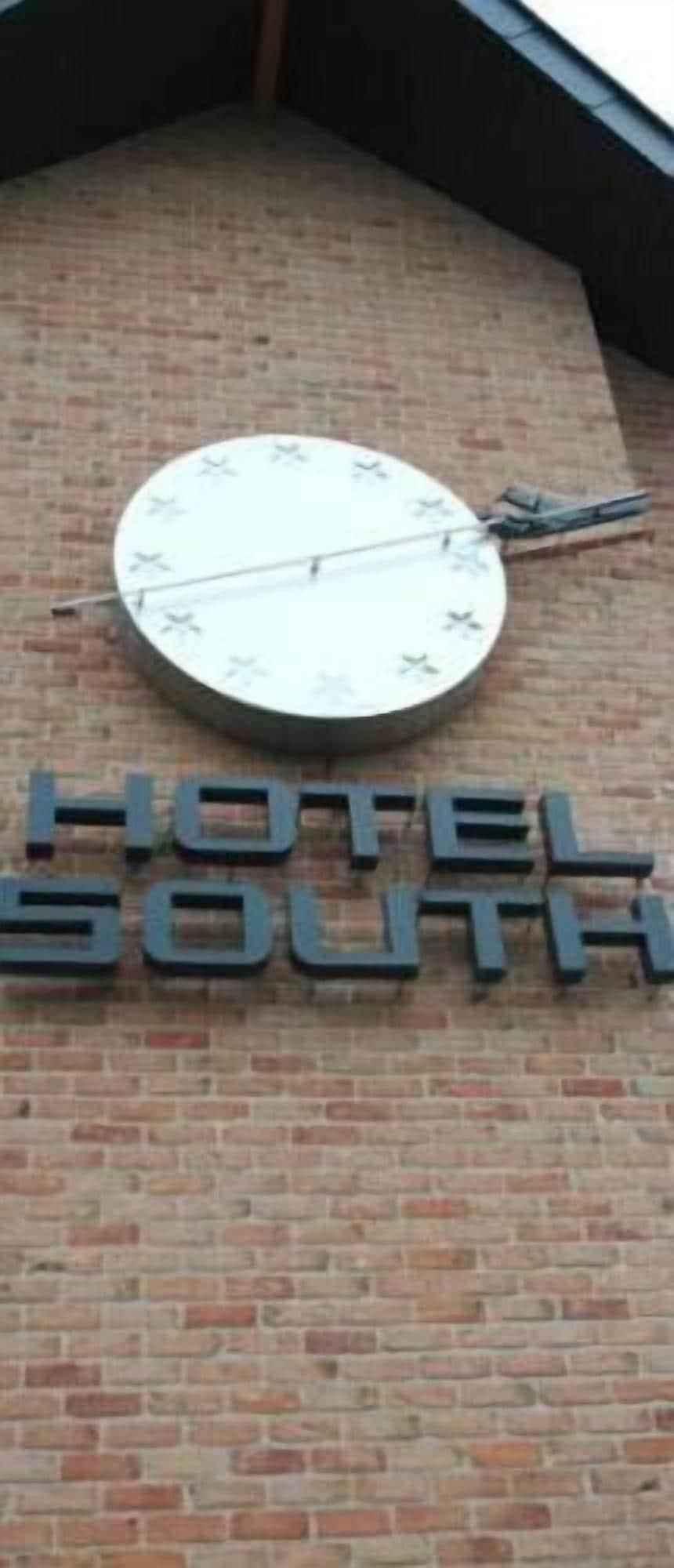 Vista Exterior Hotel South Charleroi Airport