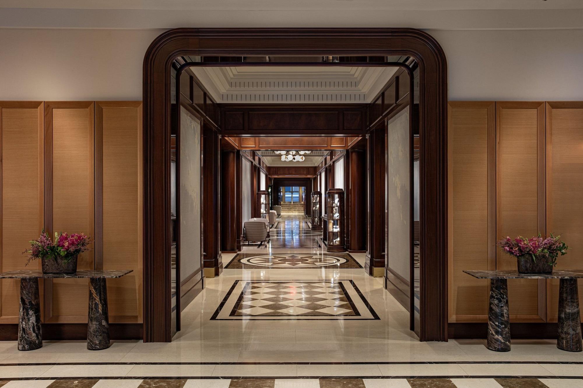 Vista Lobby JW Marriott Essex House New York