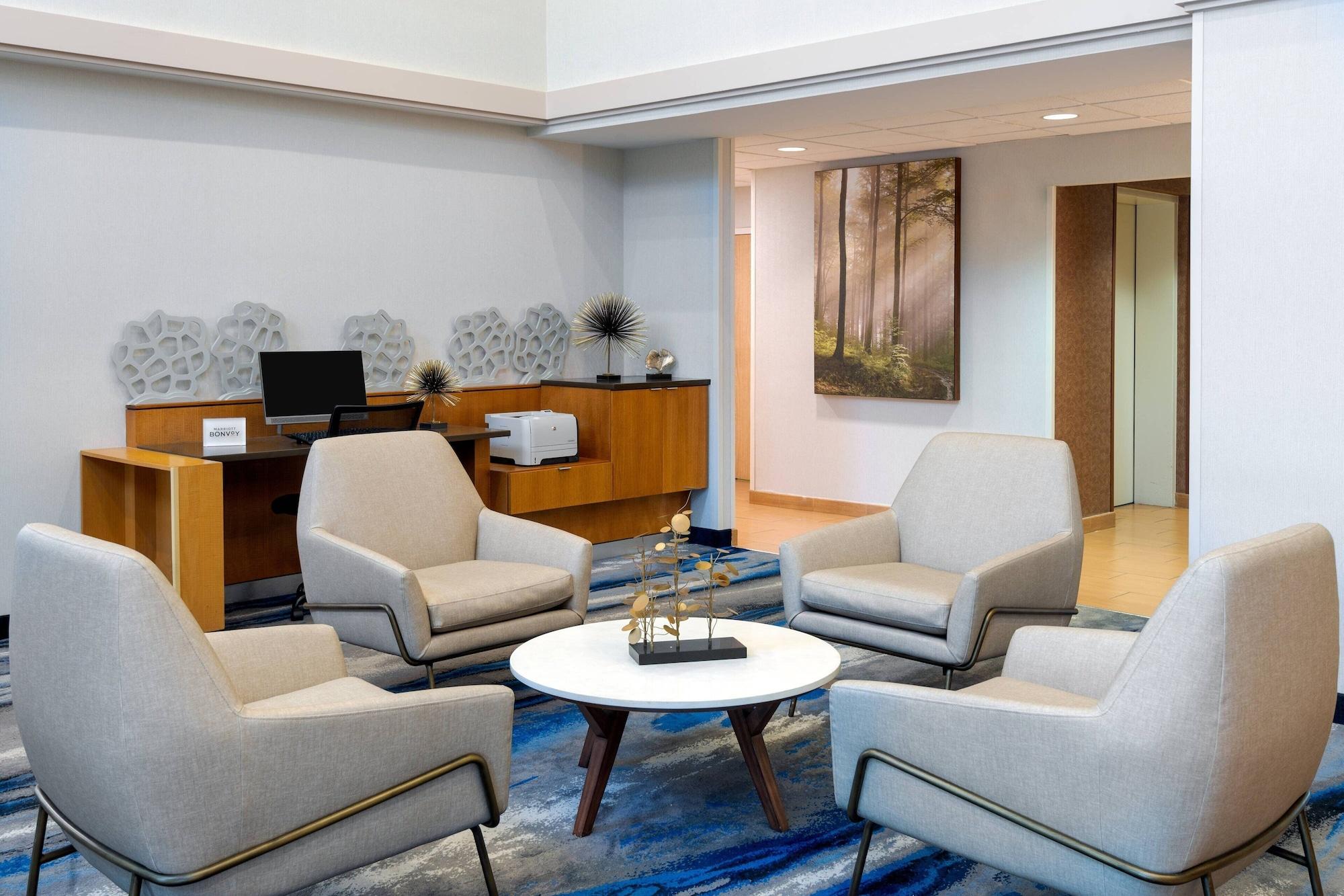 Vista Lobby Fairfield Inn & Suites by Marriott Clearwater
