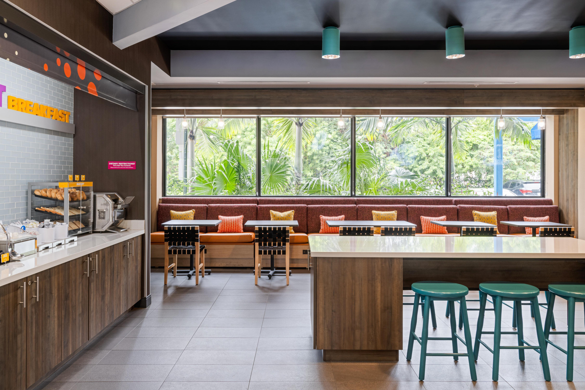 Restaurant Tru By Hilton Miramar