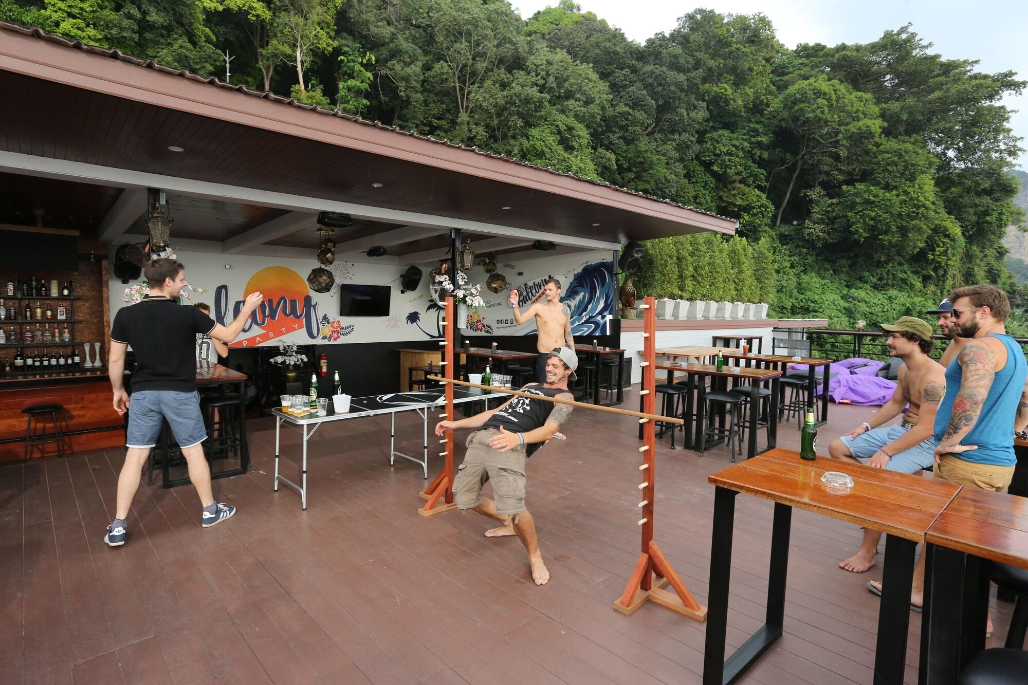 Bar/Salón Balcony Party Hostel Beachfront - Adults Only