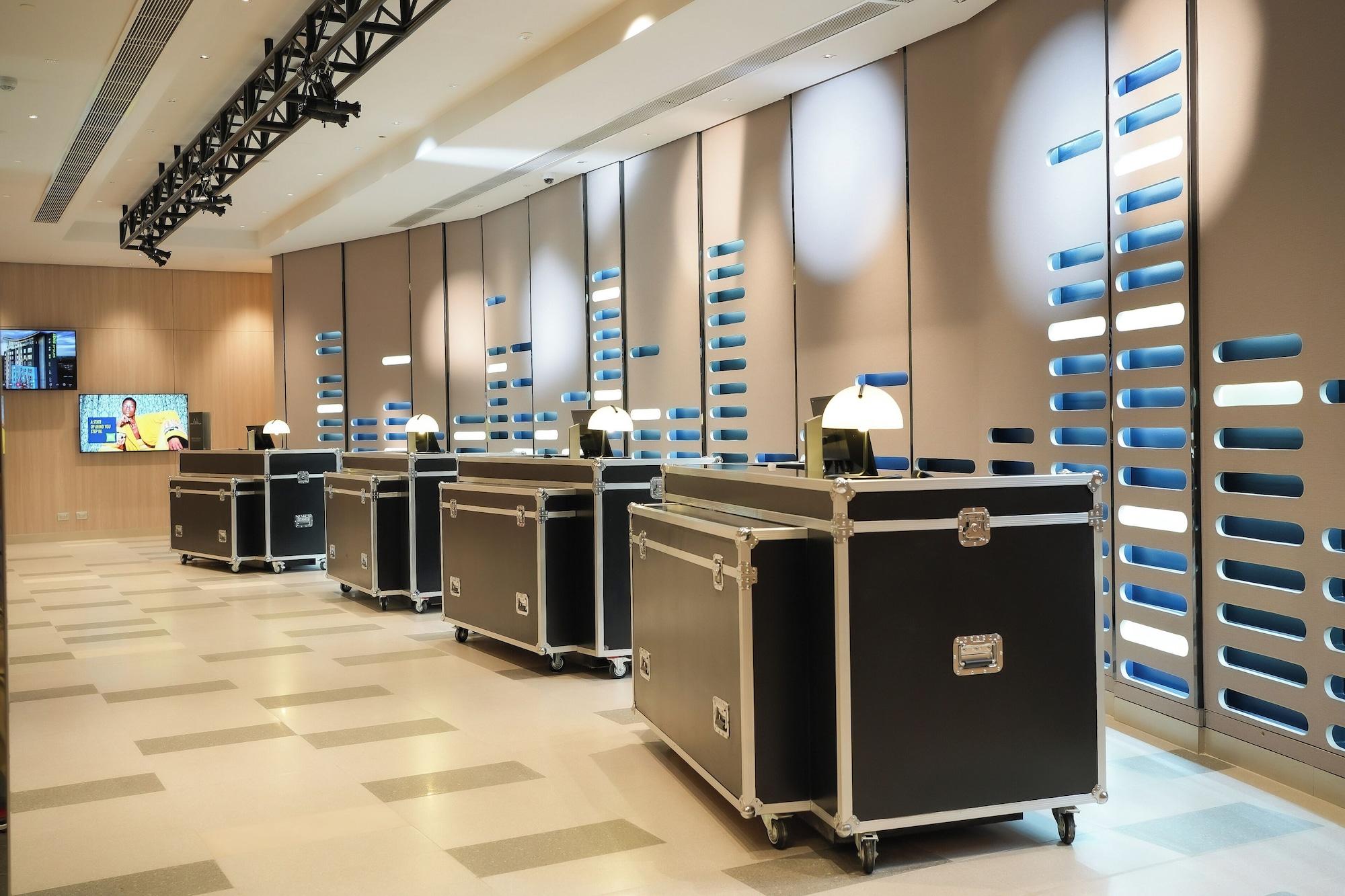 Vista Lobby Ibis Styles Manila Araneta City