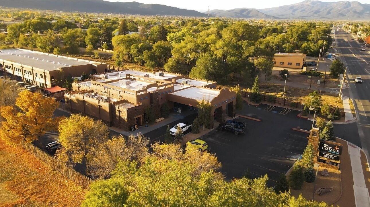Varios Taos Valley Lodge