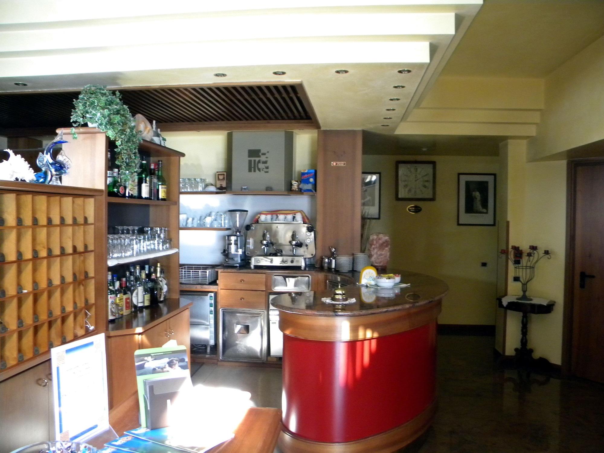 Bar/Salón Hotel Corone