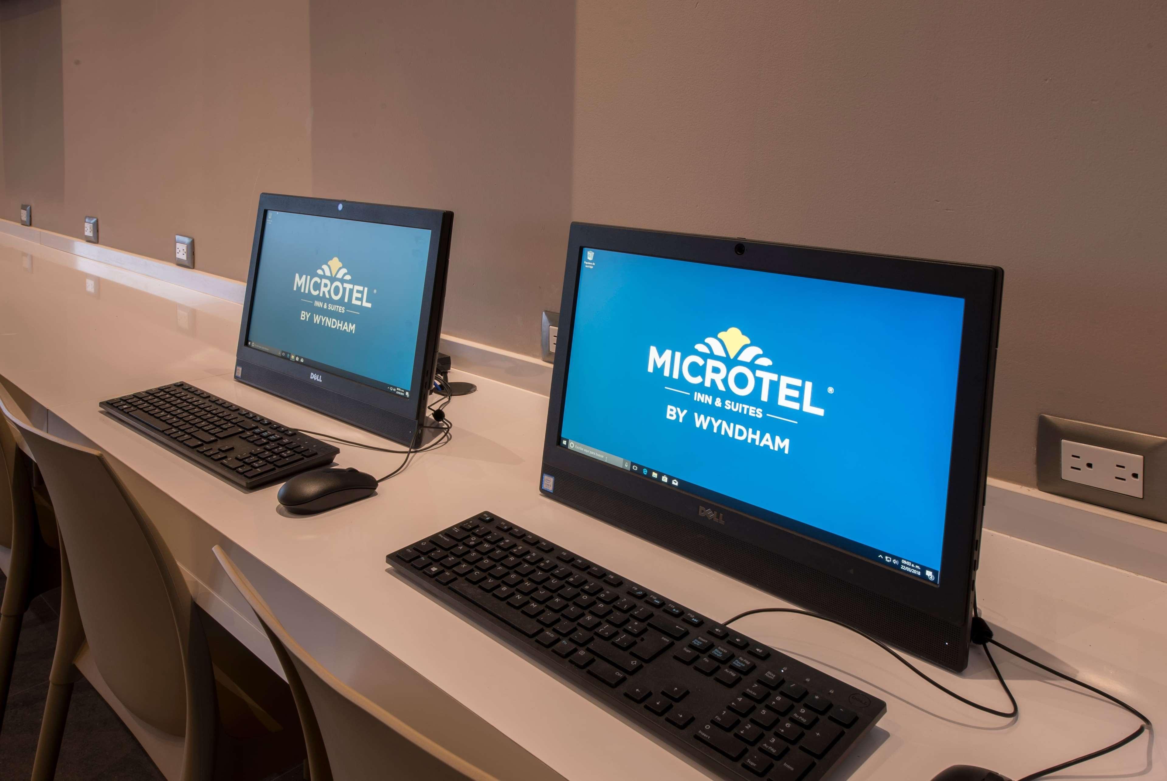 Centro de Negocios Microtel Inn & Suites by Wyndham Guadalajara Sur