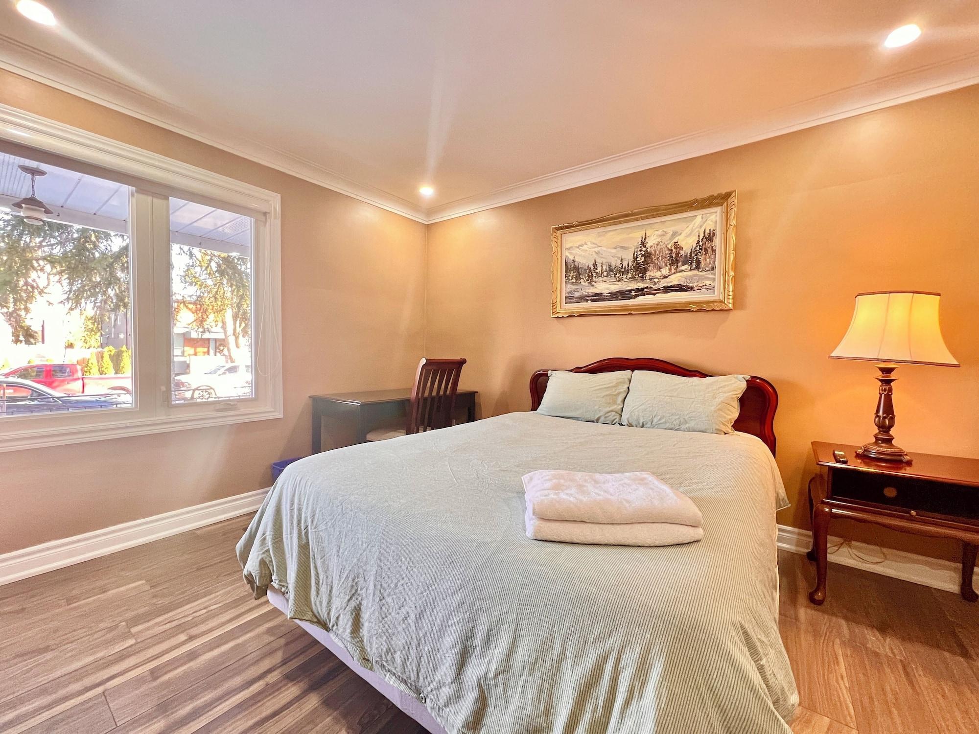 Varios Upgraded Rooms with Bath 7-min to Subway Near Downsview Rogers Stadium