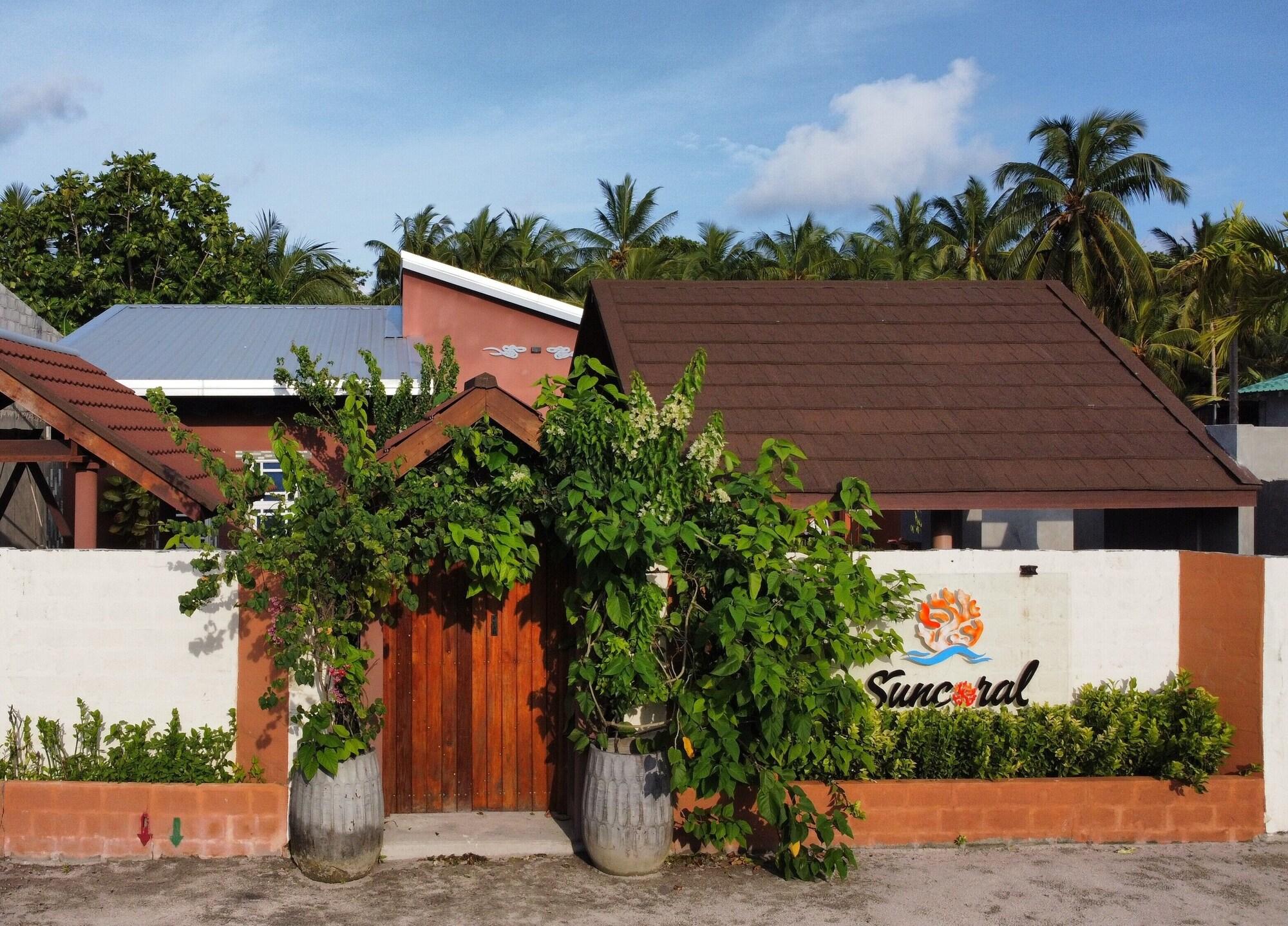 Varios Suncoral Maldives