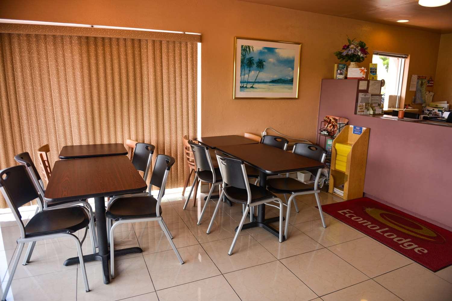 Vista Lobby Econo Lodge North