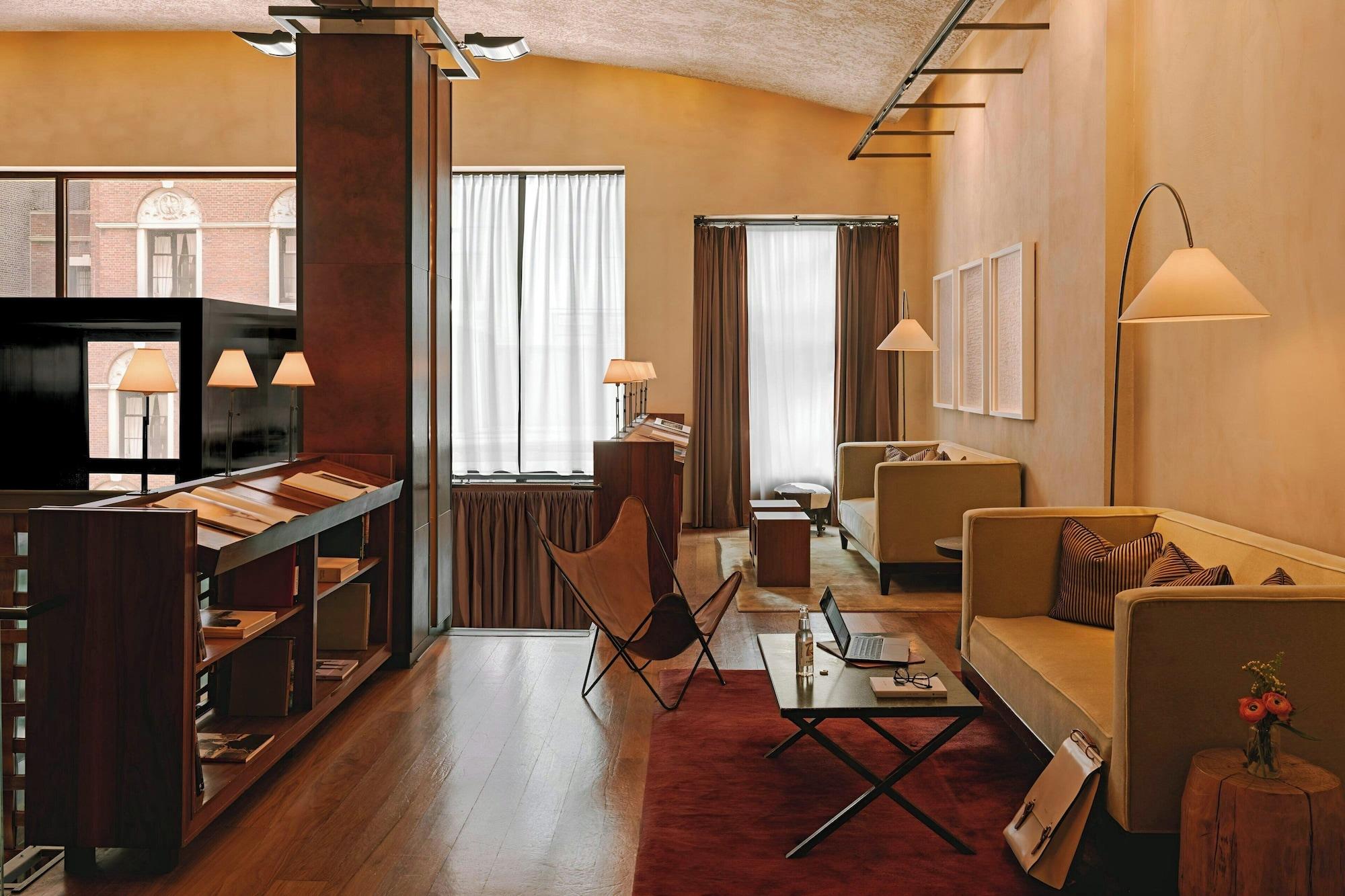 Bar/Salón Chambers Hotel Central Park South, Sonder by Marriott Bonvoy
