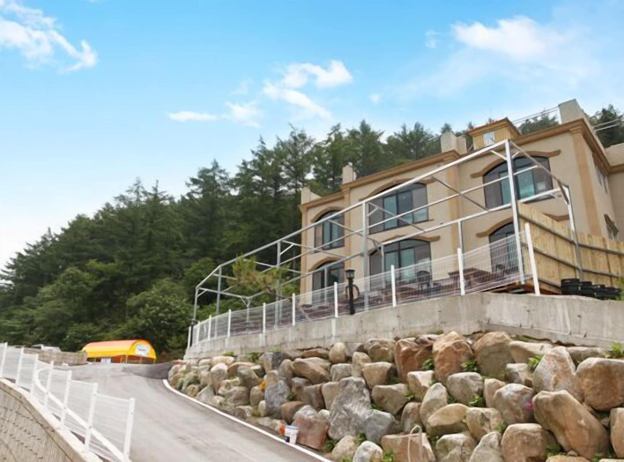 Varios Yongin Sun & Moon Peension