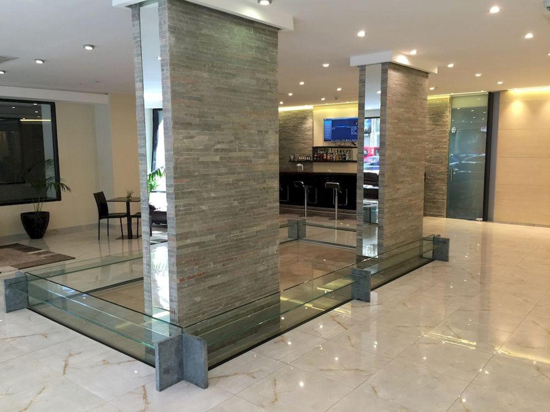 Vista Lobby Crystal Tower