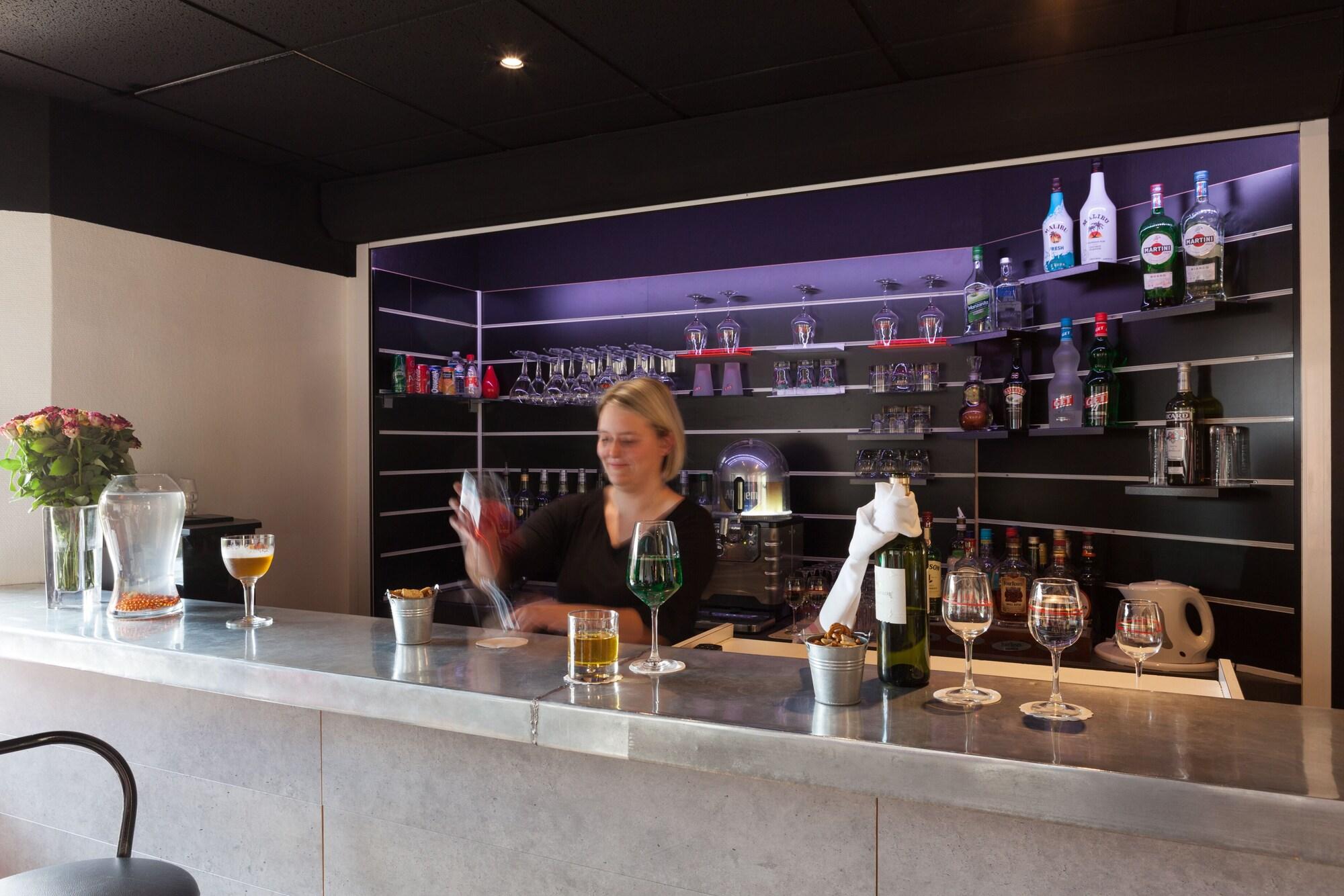 Bar/Salón Kyriad Direct Rennes Ouest