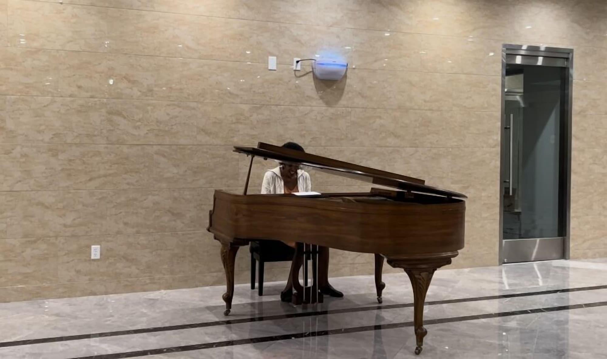 Vista Lobby LA Crystal Hotel - Los Angeles Area