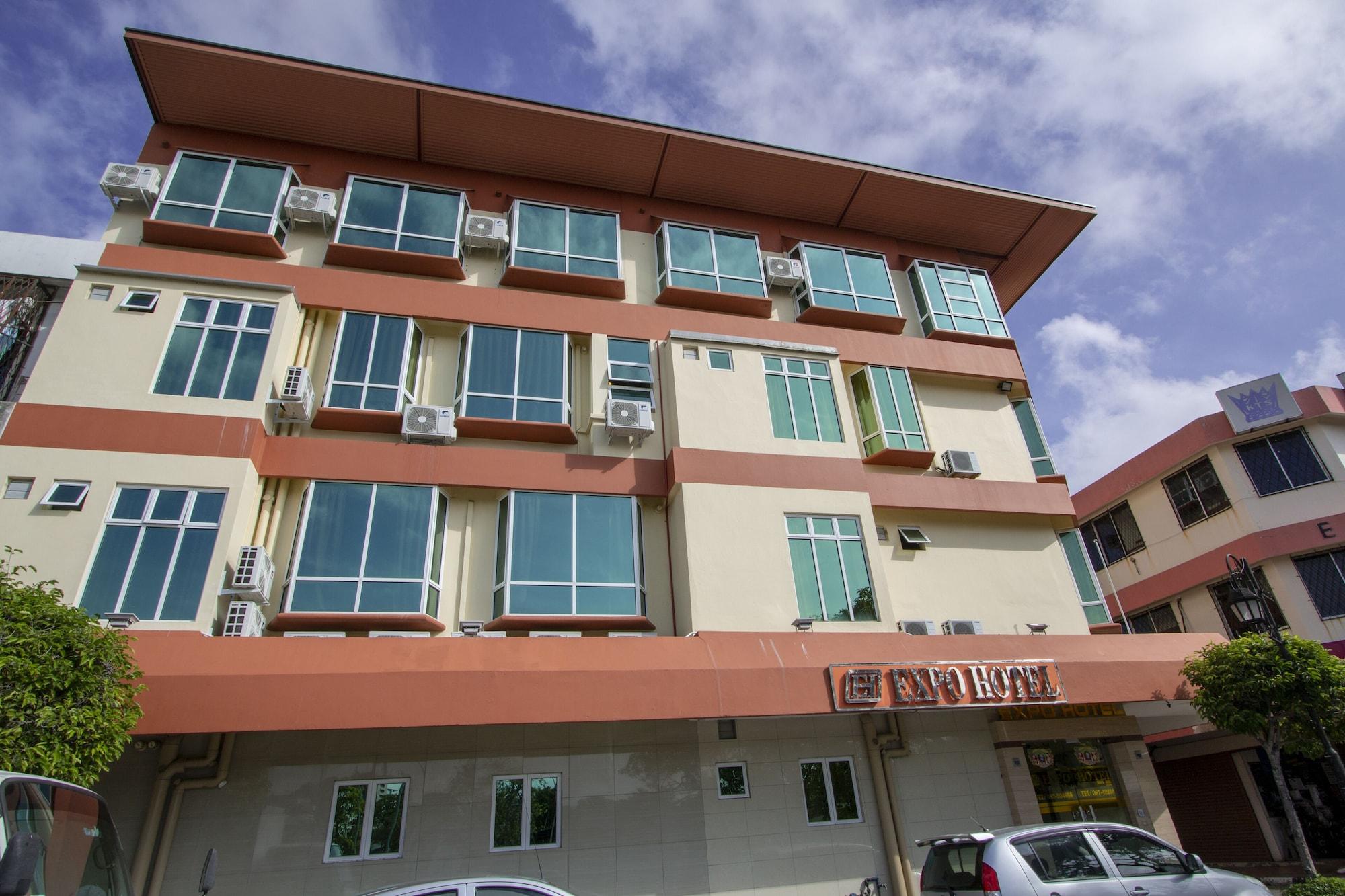 Vista Exterior Expo Hotel