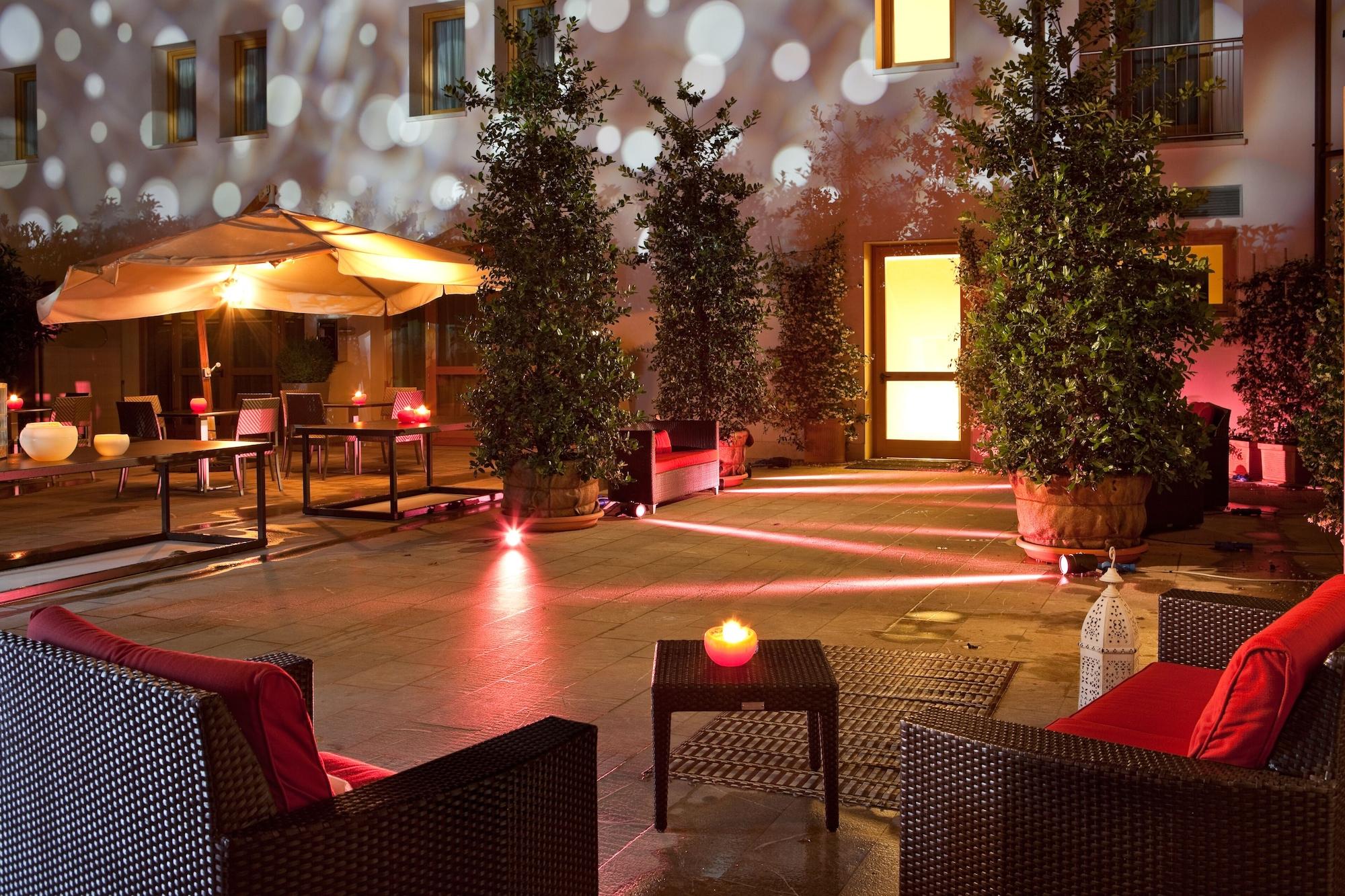 Varios Al Tezzon Hotel