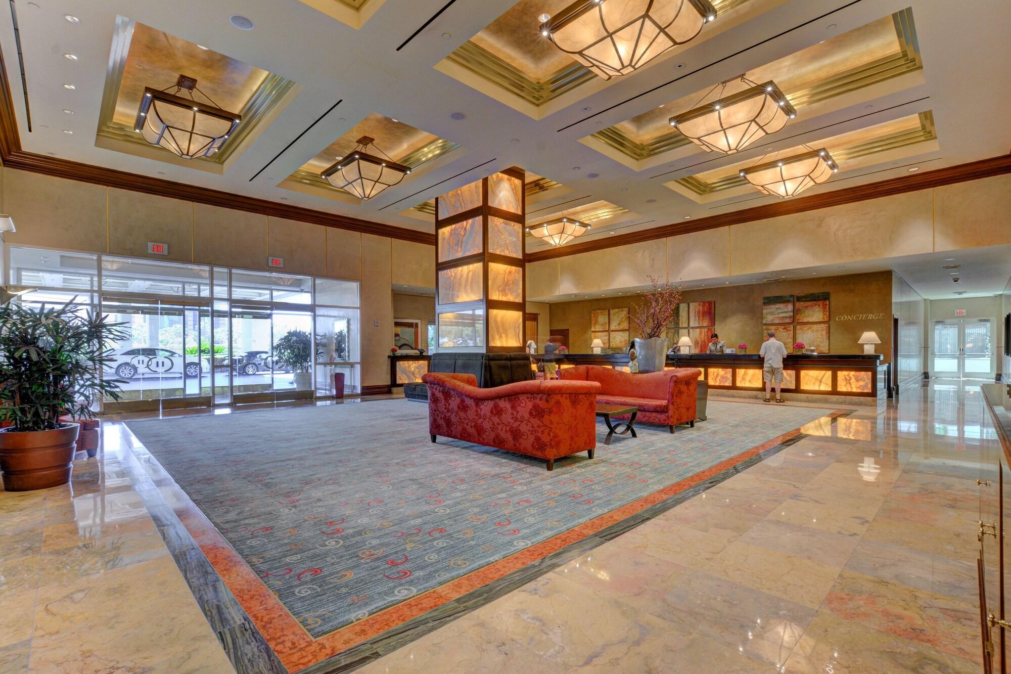 Vista Lobby Incredible Suite at Signature Resort