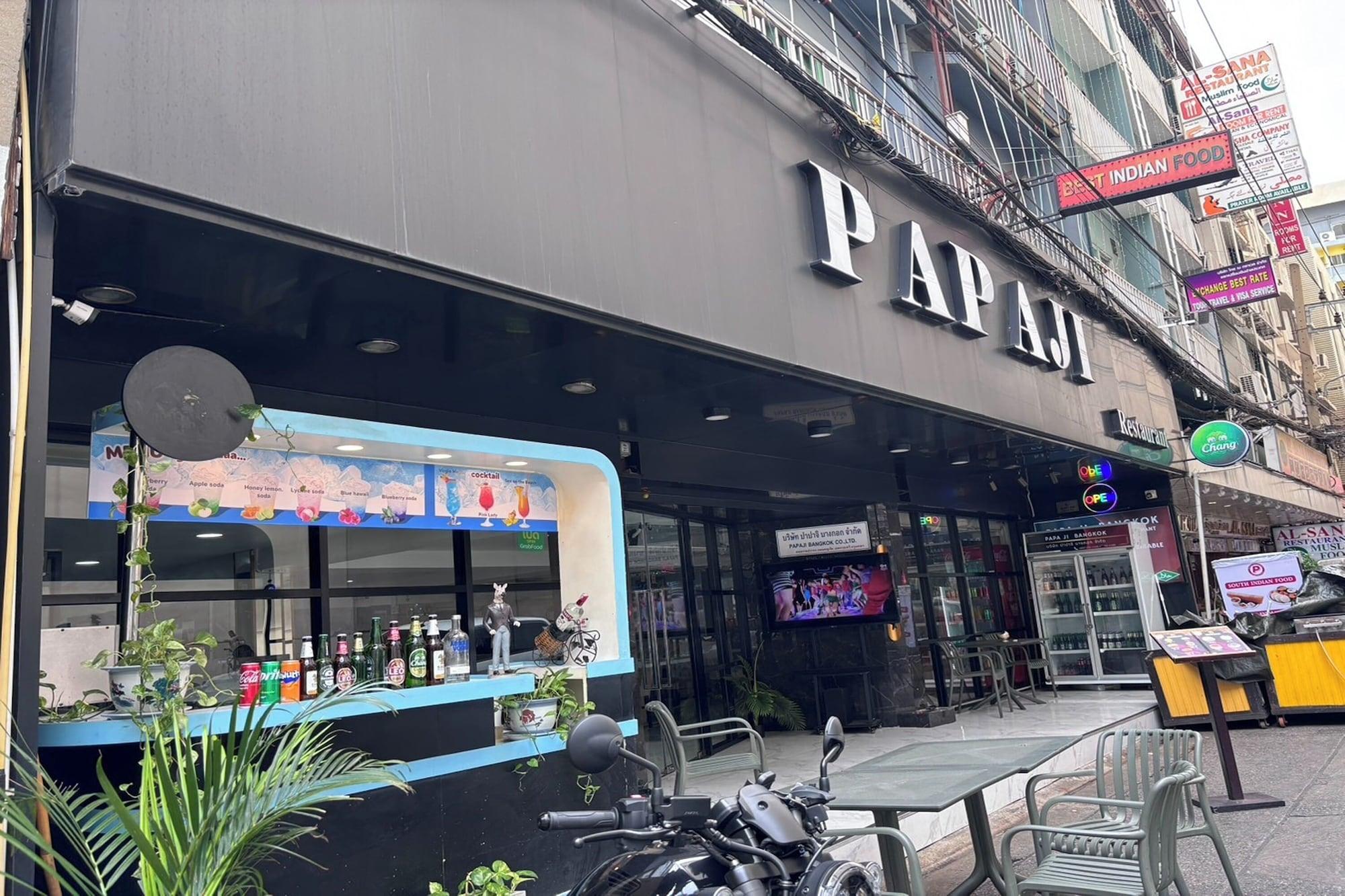 Varios Papa Ji Hotel and Restaurant