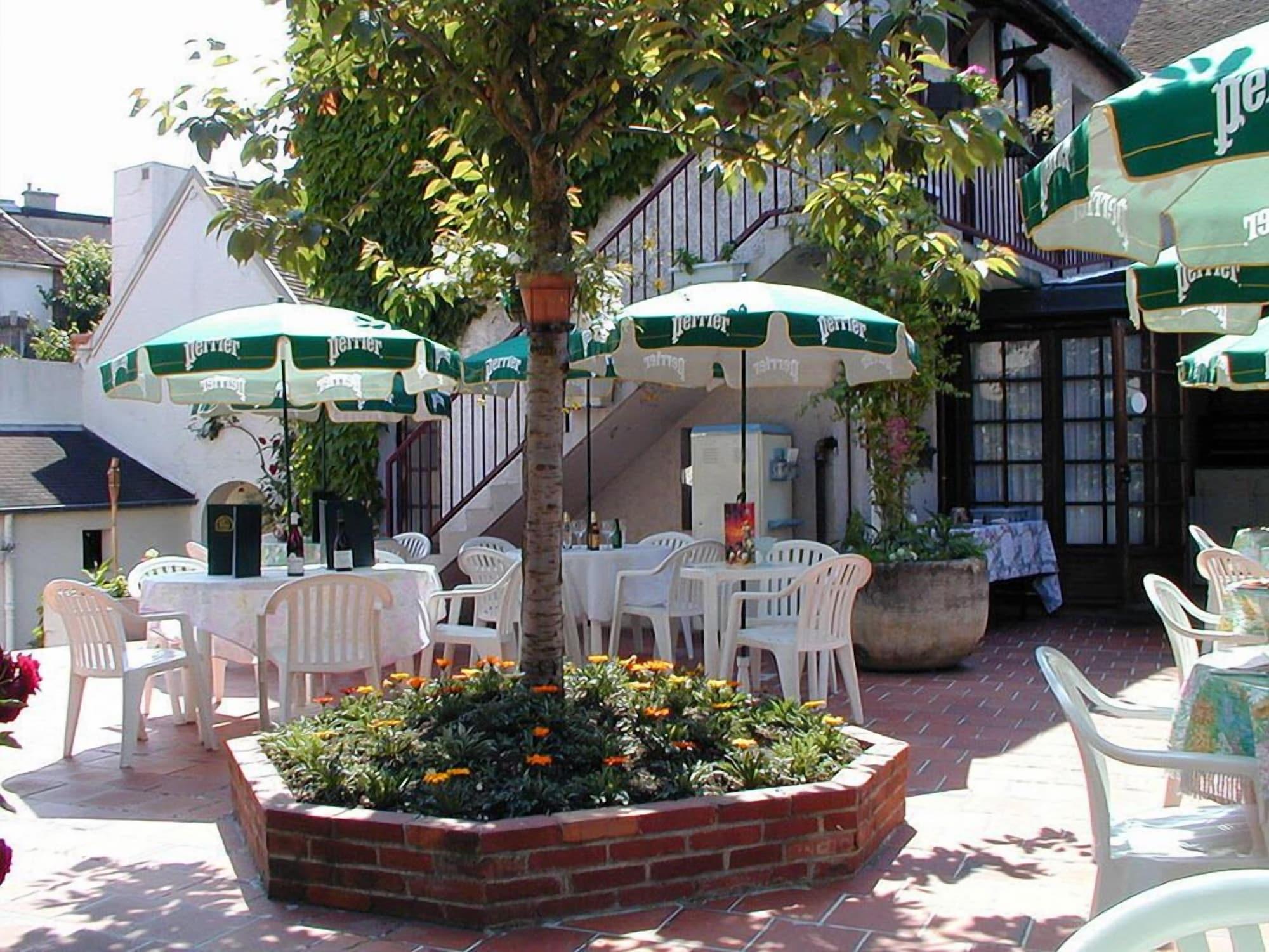 Comodidades del Alojamiento Hotel restaurant Le Seignelay