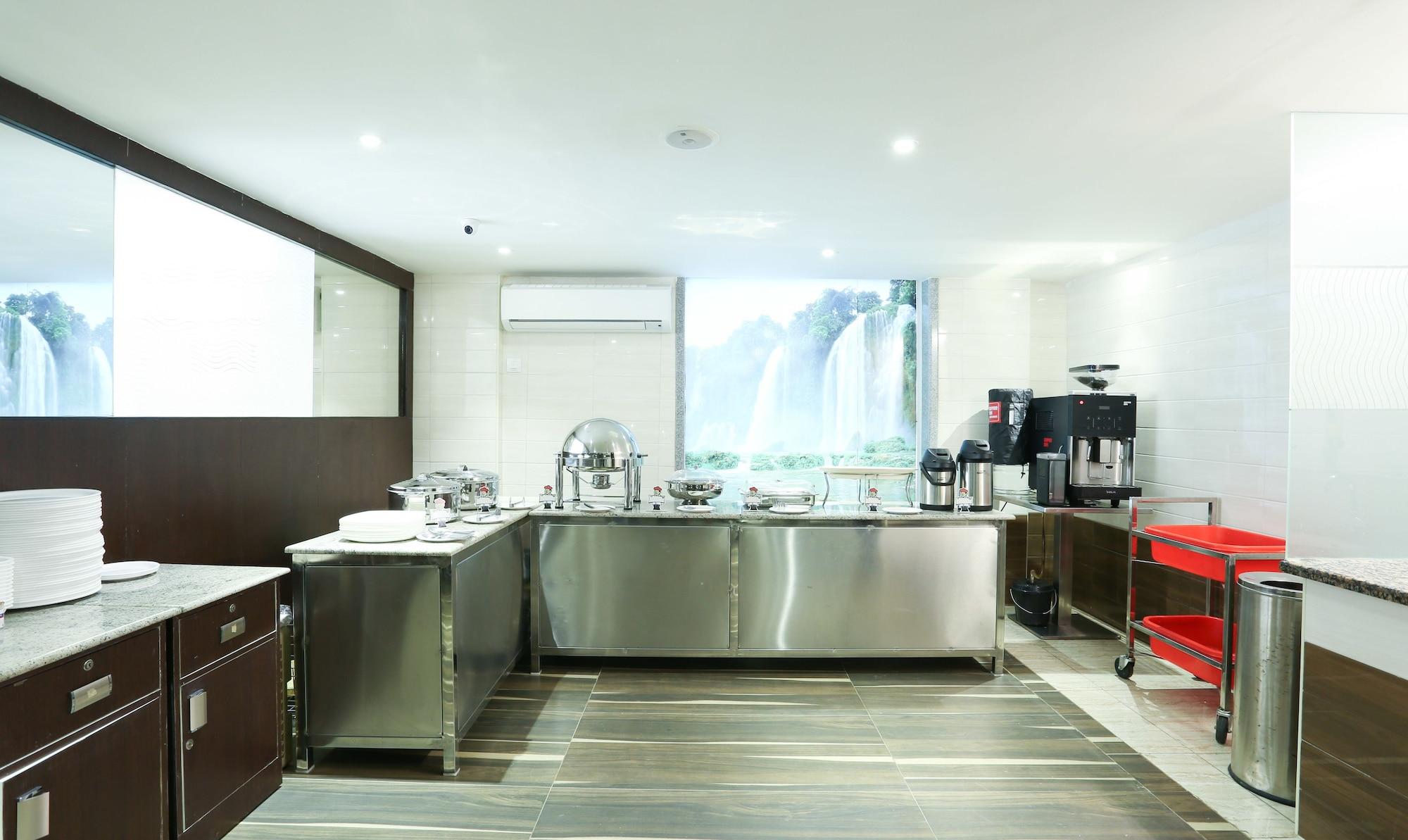 Restaurant Treebo C Plaza