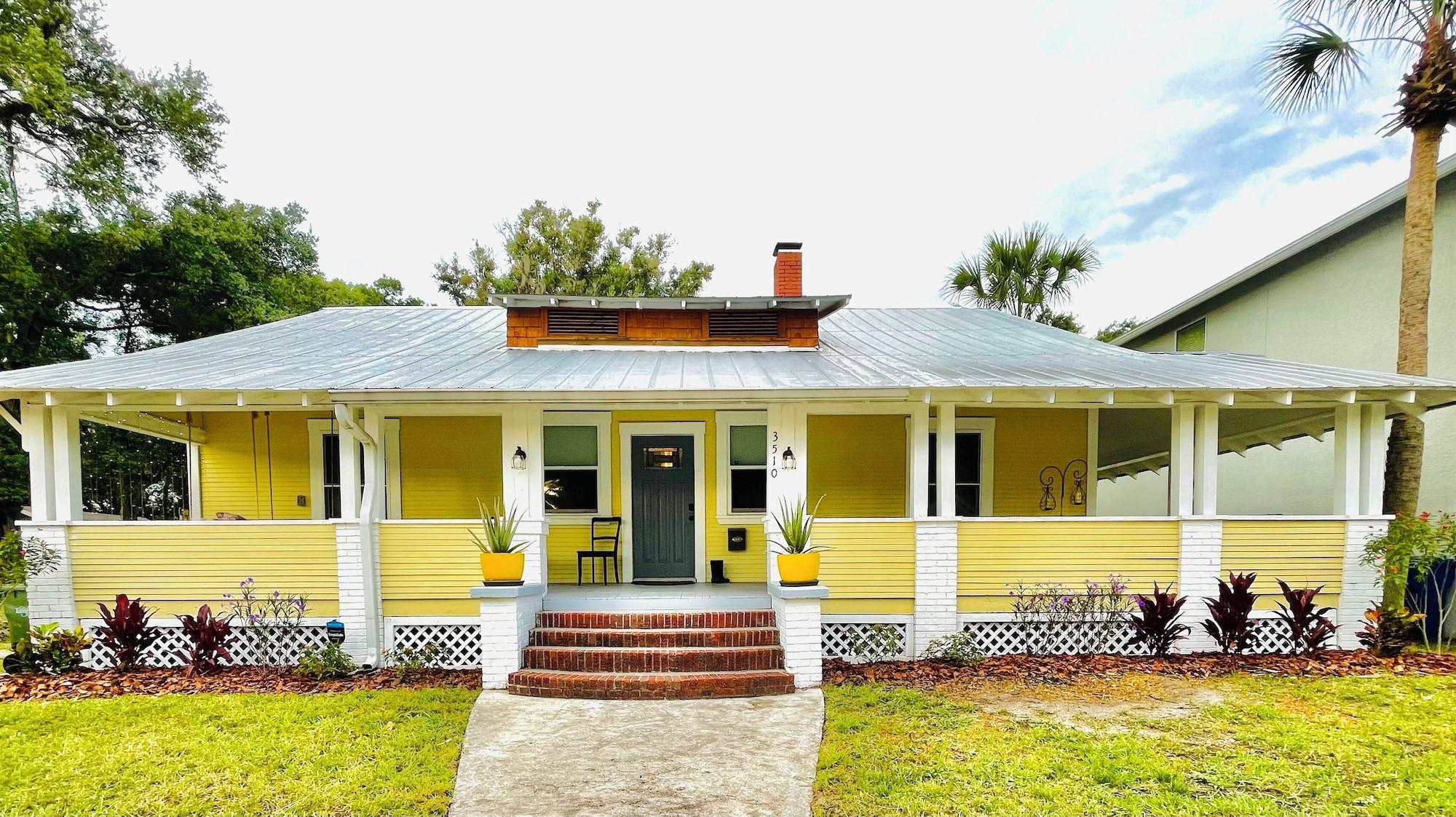Varios Tampa Heights Bungalow