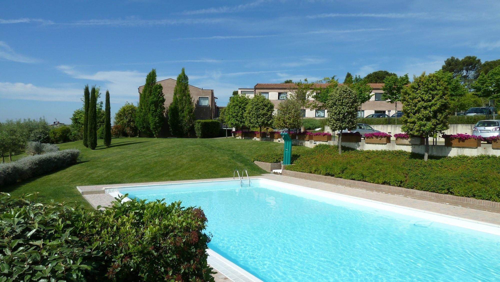 Vista Piscina Sangallo Park Hotel