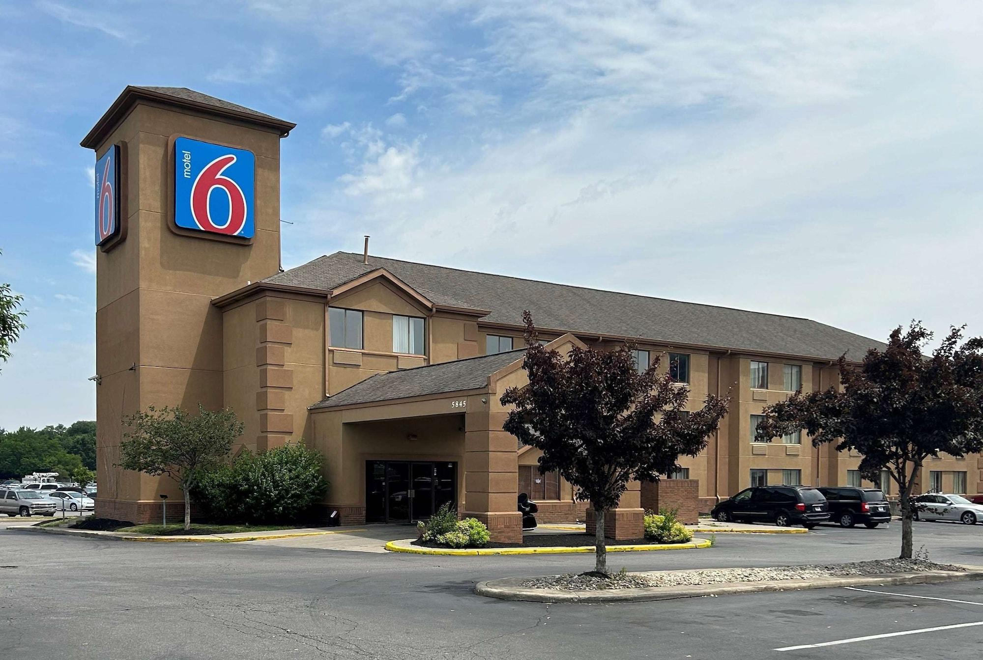 Varios Motel 6 Indianapolis, IN - Airport