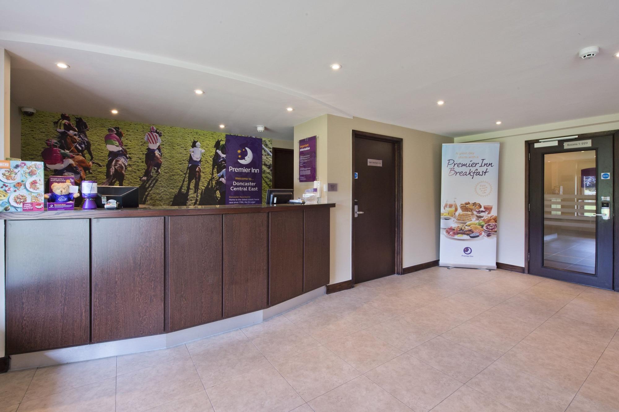 Vista Lobby Premier Inn Doncaster Central East