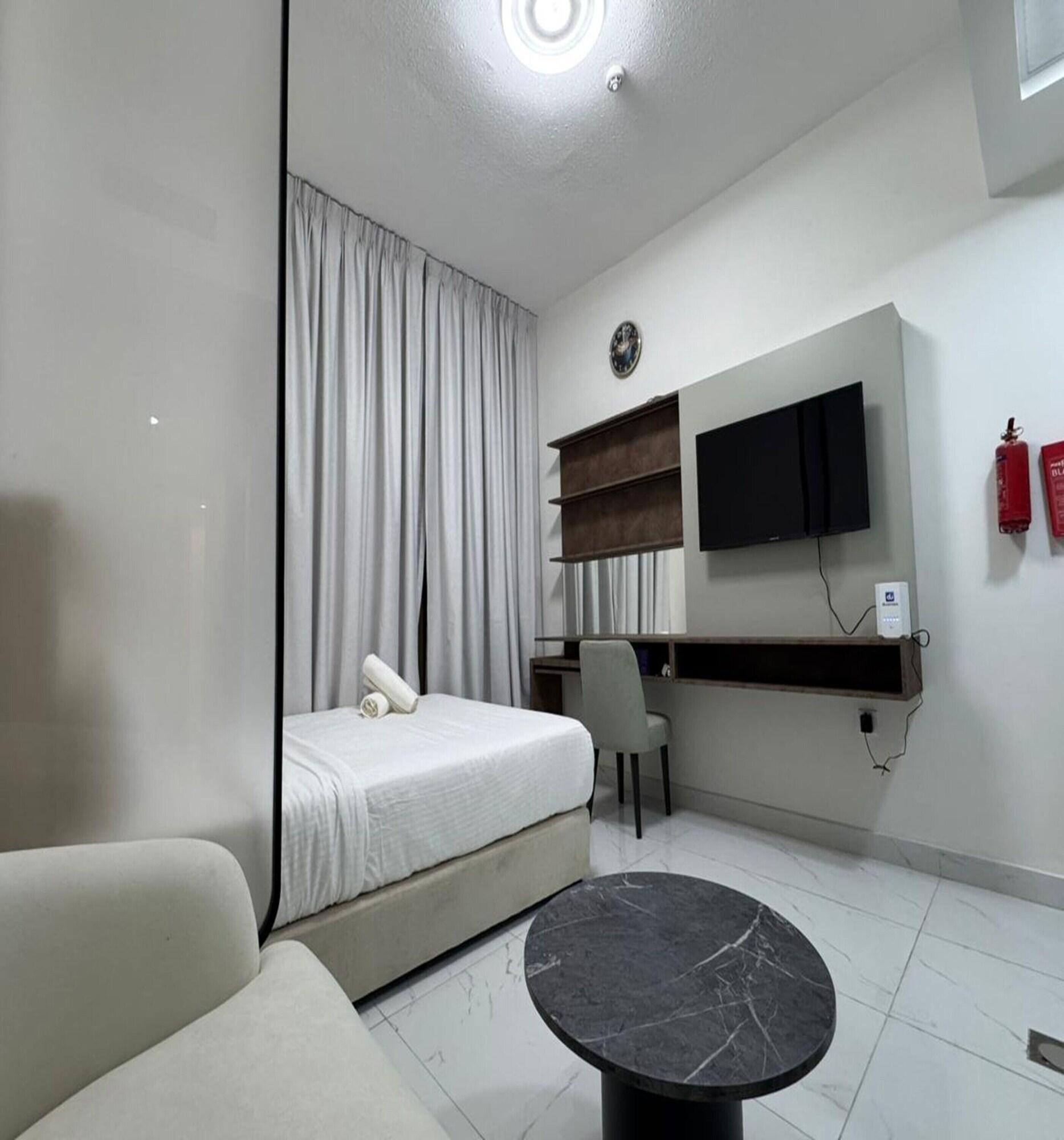 Varios Luxury Apartment with Pool Gym