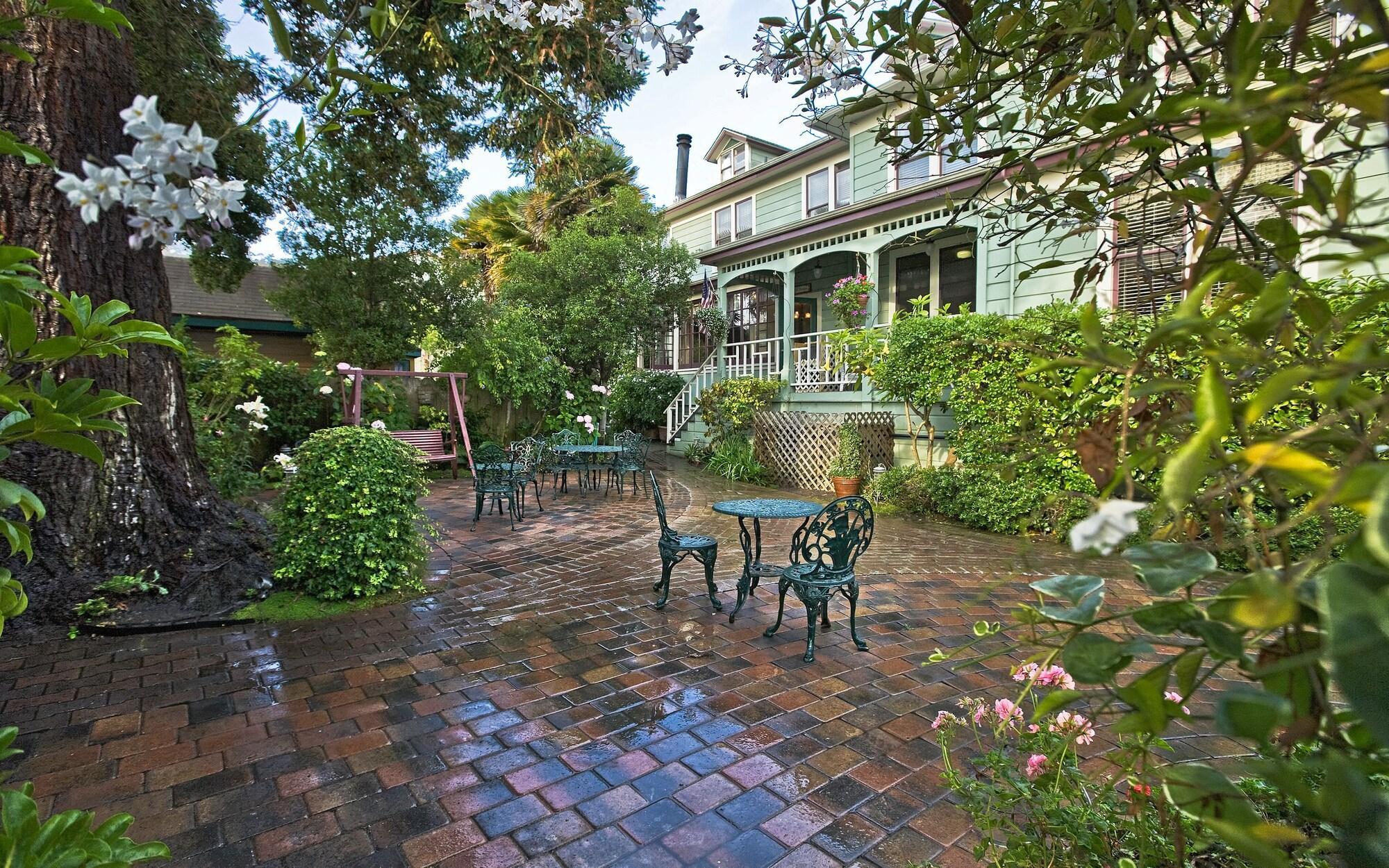 Vista Exterior Centrella Hotel, A Kirkwood Collection Hotel