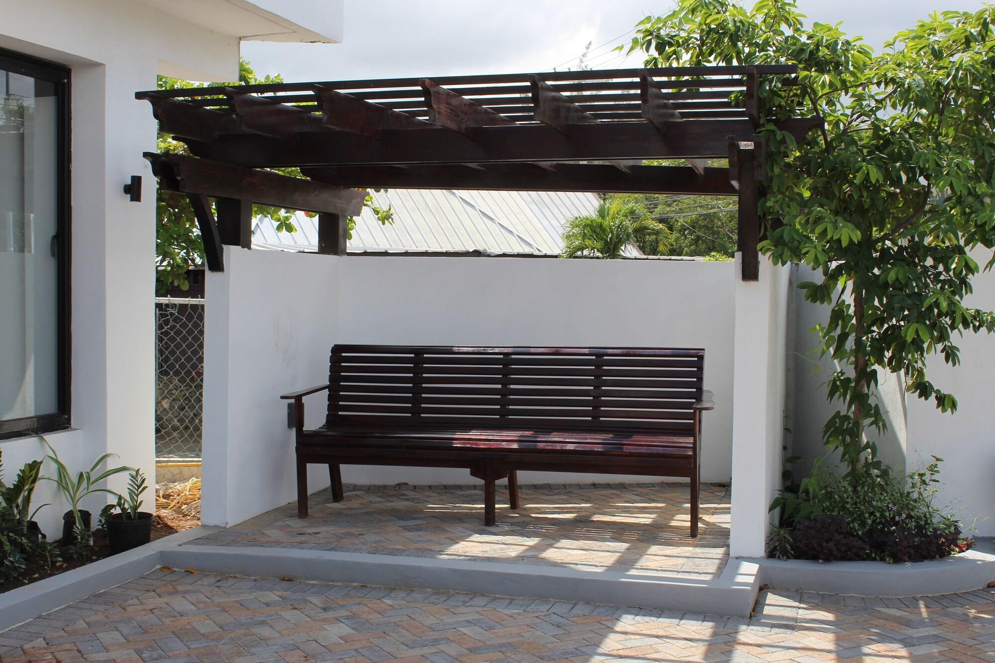 Vista Exterior Sago Palm Hotel
