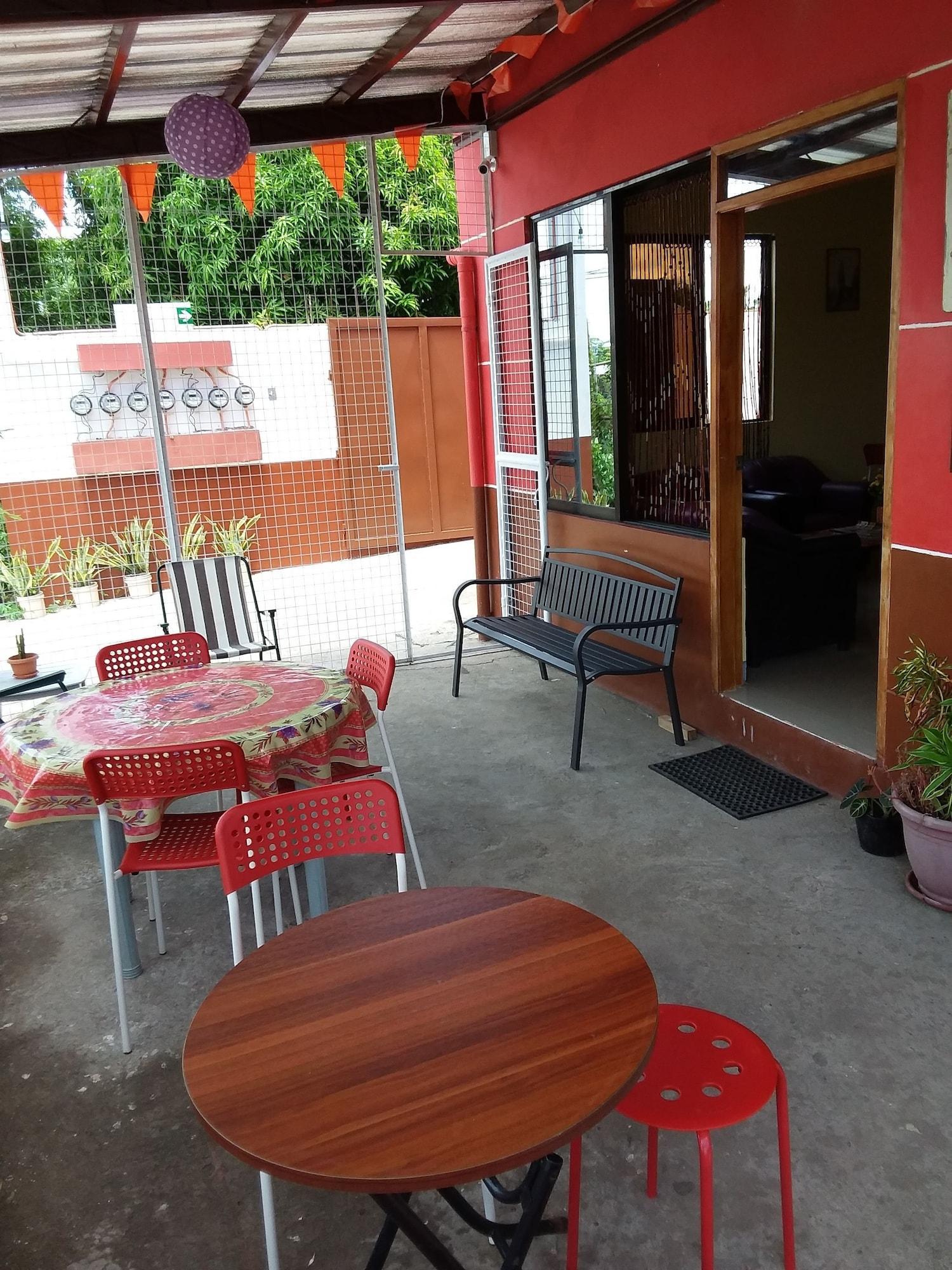 Bar/Salón Pete's Inn