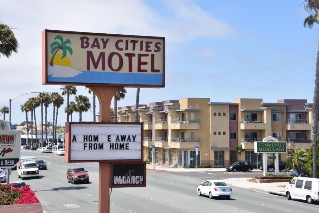 Varios Baycities Motel