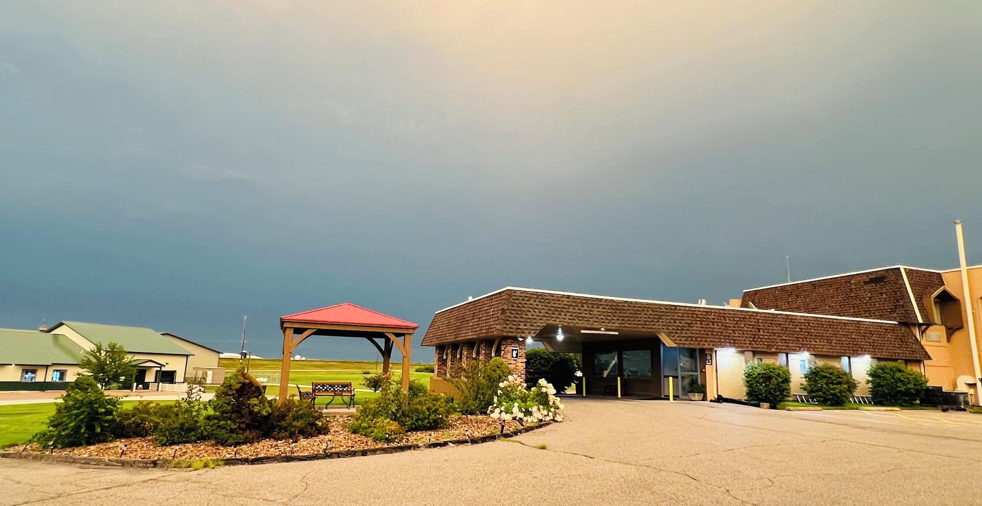 Playa Hometown Inn & Suites