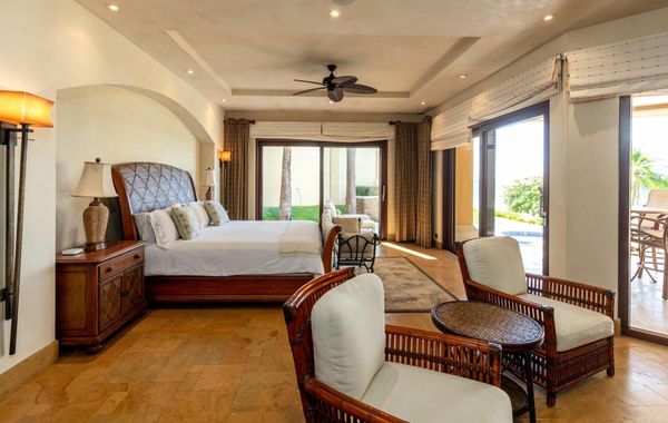 Spectacular Mediterranean-Style Mansion with Beachfront Views in Playa Flamingo - Hoteles 4 estrellas en Playa Conchal, Guanacaste
